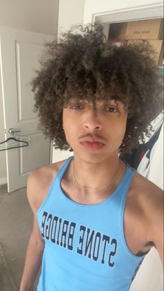 Curly Heads, Hair Idea, Long Layered Hair, Selfie Ideas, Light Skin, Selfie Poses, Curly Hair Styles Naturally, Straight Hair, Room Inspo