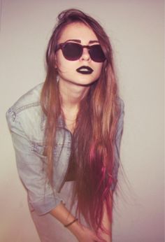 #threadsence #fashion #90s Moda Grunge, Black Lipstick, Black Lips, Dark Lips, Pale Skin, Alternative Rock