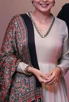 Kota Dresses Neck Patterns, Kurti Designs Latest Party Wear, Churidar Designs Latest, Kurtha Designs Latest, Silk Kurti Designs, Salwar Neck Designs, Dresses For Ladies, Churidar Neck Designs