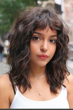 Long Curly Hair With Bangs, Curly Hair Pictures, Baby Bangs, Curly Bangs, Hair With Bangs, Curly Girl Hairstyles