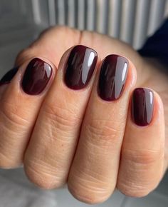 Brown Shiny Nails, Berry Nails, Maroon Nails, Nagellack Trends, Fall Gel Nails, Red Nail Polish, Nail Colours, Burgundy Nails, Red Nail