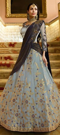 Grey Lehenga Color Combos, Lehenga Color Combos, Indian Hairstyles For Saree, Lehenga Color Combinations, New Bridal Dresses, Grey Lehenga, Indian Wedding Lehenga, Banarasi Lehenga, Bridal Lengha