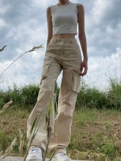 #cargo
#cargopants
#streetwear
#cargopantswomen
#mencargopantsoutfit
#greencargos Cream Cargo Pant Outfit Women, Tie Outfit For Women, Singapore Ootd, Cargo Outfits Women, Cream Pants Outfit, Beige Pants Outfit, Black Tie Outfits, Outfit Recipes, Cream Cargo Pants Outfit