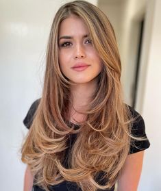 Framed Face Haircut, Face Framing Hair, Haircuts For Long Hair With Layers, Fall Hair Cuts, Long Layered Haircuts, Front Hair Styles, Long Hair With Bangs, Long Layered Hair