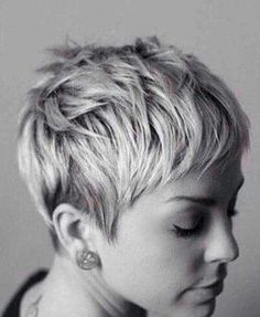 Bekijk deze Instagram-foto van @nothingbutpixies • 1,756 vind-ik-leuks Messy Pixie Haircut, Short Grey Hair, 2015 Hairstyles, Pixie Hair, Penteado Cabelo Curto, Pixie Haircuts, Short Pixie Haircuts, Short Pixie Cut, Short Haircut