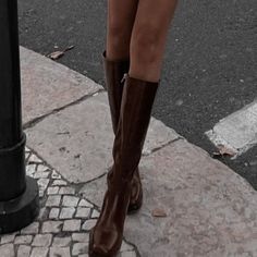 Brown Boots With Heel, Fall Brown Boots, Wonder Wardrobe, Concert Clothes, Boots Aesthetic, Autumn Styles, Autumn Boots, Guilty Conscience