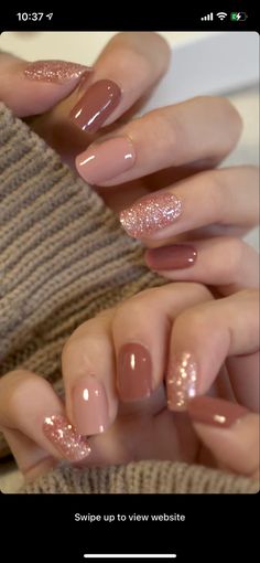 Fall Gel Nails, Glitter Gel Nails, Cute Gel Nails, Short Acrylic Nails Designs, Dipped Nails, Fancy Nails, Chic Nails, Short Acrylic Nails, Nail Arts