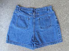 Cute vintage shorts perfect for any occasion.  Brand: Genuine Sonoma Jean Company Size: 16 Shop Policies & Info Shipping (Domestic): Items ship to the address provided by Etsy, so please update your shipping address before an order is placed.  Orders ship within 72 Hours After Payment ( Except Sundays & Holidays when the USPS is closed), items are mailed by USPS, First Class mail (3-5 business days), unless other arrangements were made via Etsy upgraded expedited shipping. NOTE: you the customer Y2k Short Bottoms With Belt Loops, Y2k Style Short Bottoms With Belt Loops, 90s Style Fitted Shorts With Pockets, Jean Shorts High Waisted, Shorts High Waisted, Y2k Denim, High Waisted Jean Shorts, 90s 2000s, Retro Women