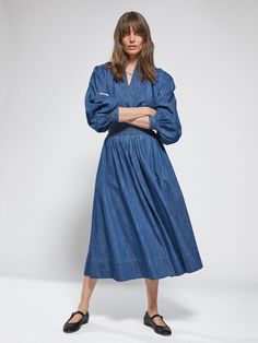 Effortlessly chic full skirt, now in denim. Made with versatility in mind for a bolder approach to a relaxed lifestyle. Chic Blue Relaxed Fit Denim Skirt, Chic Blue Denim Skirt With Relaxed Fit, Chic Denim Blue Relaxed Fit Skirt, Chic Blue Relaxed Denim Skirt, Chic Medium Wash Relaxed Fit Skirt, Spring Midi Denim Skirt, Relaxed Midi-length Denim Skirt For Spring, Relaxed Midi Denim Skirt For Spring, Chic Blue Skirt With Relaxed Fit