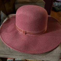 A New Day Brand Mauve Felt / Wool Sun Hat. Nwot, Never Worn For Exposure : #Freepeople #Urbanoutfitters #Revolve #Pacsun #Boho #Charlottestone Casual Pink Wide Brim Felt Hat, Casual Pink Fedora For Winter, Pink Wide Brim Hat For Fall, Casual Pink Winter Fedora, Felt Wool, Sun Hat, A New Day, Pacsun, Sun Hats