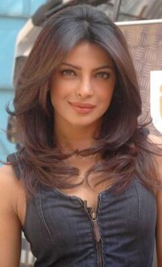 Chunky Layers Medium Length Hair, Priyanka Chopra Haircut, Priyanka Chopra Hair, Indian Hair Cuts, Long Shag Haircut, Hairstyles Medium Length, Haircuts For Medium Length Hair, Haircuts For Wavy Hair, Short Layered Haircuts