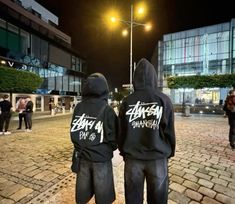 cherryྀི Couple Baggy Outfit, Stussy Hoodie Outfit, Stussy Aesthetic, Streetwear Couple, Stussy Hoodie, Images Hello Kitty, Fit Couple, Aesthetic Grunge Outfit