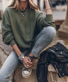 Stil Rock, Portugal Roadtrip, Mode Hippie, Cooler Look, Mom Outfits, Looks Style, Spring Outfits Casual