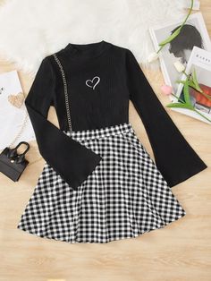 Teen Girl Heart Print Mock Neck Trumpet Sleeve Tee & Gingham Print Skirt Black and White Casual  Long Sleeve Cotton Gingham,Heart  Slight Stretch  Teen Girls Clothing, size features are:Bust: ,Length: ,Sleeve Length: Knit Skirt Outfit, Adrette Outfits, Rok Outfit, Plaid Pleated Skirt, Rock Outfit, Skirt Suit Set, Trumpet Sleeve