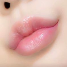 Makeup Bibir, Heart Shaped Lips, Anime Lips, Doll Eye Makeup, Lip Shapes, Perfect Lips, Clown Makeup, Lip Fillers