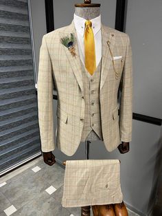 Argeli Red Slim Fit Suit Free Shipping - BOJONI – brabion Summer Suits Men, Suit Clothes, Clothes Jacket, Vest And Pants, Men's Business Suits, Fashion Dresses Formal, Yellow Suit, Pants Gift, Dress Suits For Men