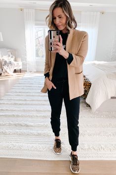 Jcrew Oversized Leopard Print Cardigan, Dressy Linen Pants Outfit, J Crew Inspired Outfits, Athleisure With Blazer, Business Casual Joggers Outfit, Blazers For Women Outfits Casual, J Crew Sweater Blazer Outfit, Sweater Blazer Outfit, Jogger Outfit Casual