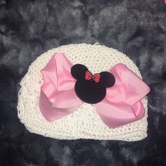 White Crochet Minnie Mouse Hat With Pink Detachable Sparkly Bow. Can Be Worn Together Or Separate. 15-16’ Circumference. Beautiful Accessory Piece. Different Colors Are Available. One For $10 Or Two For $15. Crochet Minnie Mouse Hat, Crochet Minnie Mouse, Plaid Bucket Hat, H&m Baby, Baby Sun Hat, Bunny Hat, Sun Protection Hat, Cotton Hat, Ear Hats