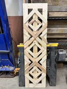 a large piece of wood sitting on top of a pallet