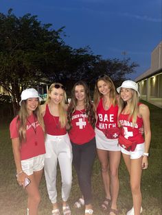 homecoming high school senior spirit week lifeguard costume halloween girl group idea tropical beach day pose Homecoming Spirit Day Outfit, Beach Costume Spirit Week, Lifeguard Spirit Day, Lifeguard Football Theme, College Dress Up Themes, Swimming Carnival Costume School, Athletics Day Costumes, Beach Day Costume