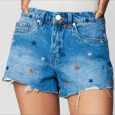 Blanknyc - Barrow Vintage High Rise Shorts Celebrate The 4th And Look Cute Doing It In The Born In The Usa High Rise Denim Short! These Denim Shorts Feature Small Red, White, And Blue Star Embroidery On The Front And Back And Offer A Distressed, Raw Edge. Pair Them With A White Crop Top For The Perfect Celebratory Fit For All Of Your Independence Day Festivities This July. Size: 28 = 6 / 7 Medium Blue Wash Star Embroidery Detailing Vintage High Rise Denim Made In Usa Or Imported Zipper Closure 1 Bedazzling Stuff, Born In The Usa, Embroidered Denim Shorts, Rolled Up Jeans, Embroidery Detailing, White Jean Shorts, Star Embroidery, Blue Embroidery, High Rise Denim Shorts