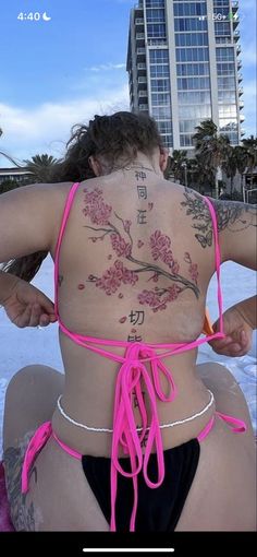 Women Back Tattoos, Back Tattoos Ideas, Women Back, Tasteful Tattoos, Pretty Tattoos For Women, Dope Tattoos For Women, Red Tattoos, Stylist Tattoos