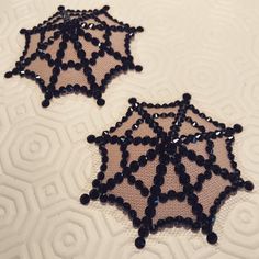 Gothic Burlesque Costume, Drag Outfits, Spooky Burlesque, Burlesque Pasties Diy Tassels, Burlesque Pasties, Spider Burlesque, Black And Gold Burlesque, Burlesque Accessories, Burlesque Bra