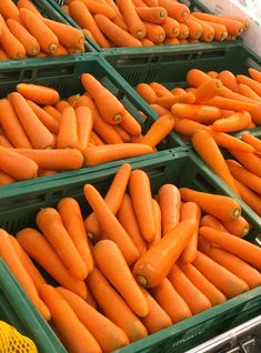 Supermarket carrot indie Carrots Aesthetic, Carrot Aesthetic, Fruit And Veg Shop, Fruit Packaging, Fast Food Menu, Egg Roll Recipes