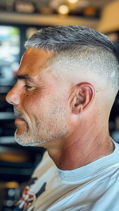 Mens Shaved Sides Hairstyles, Low Maintenance Mens Haircut, High And Tight Haircut Fade, Military Haircut For Men, Shaved Mohawk, High Fade Haircut Mens, Classic Mens Haircut, Haircuts For Balding Men