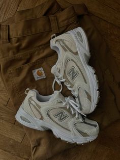 #sneakers #newbalance530 #carhartt #style #streetstyle New Balance 530 Beige, Shoes Fashion Photography, Carhartt Style, Balance Trainers, Women's Running Shoes, Shoes Fashion, Camel