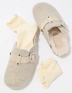 AE Felt Clog Winter Beige Closed Toe Clogs, Winter Closed Toe Clogs With Textured Footbed, Winter Clogs With Buckle Closure And Round Toe, Winter Slip-on Clogs With Buckle Closure, Winter Buckle Closure Slip-on Clogs, Winter Clogs With Textured Footbed And Round Toe, Beige Synthetic Slippers For Winter, Beige Synthetic Winter Slippers, Wool Clogs