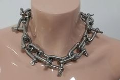 Choker width 2.4 cm Anchor Chain Collar Choker l All Stainless Steel Perfect for play! Custom sizes can definitely be made. IMPORTANT: Please measure your neck before placing an order and add at least 1 inches to that measurement when selecting the necklace size. Rock Style Metal Jewelry For Alternative Fashion, Rings Grunge, Buckle Choker, Hook Necklace, Chain Collar, Diy Clothes And Shoes, Black Velvet Choker, Collar Choker, Anchor Chain