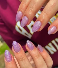 Purple Sparkle Nail Design, Purple Nails Glitter Sparkle, Pastel Sparkly Nails, Sparkly Lilac Nails, Lilac Sparkle Nails, Sparkly Light Purple Nails, Light Purple Sparkle Nails, Purple Glittery Nails, Lavender Sparkle Nails