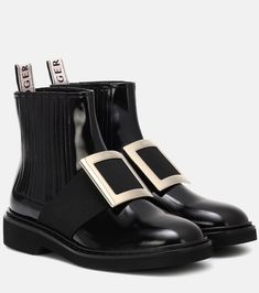 Discover great products at the best prices at Dealmoon. Chelsea Viv' leather ankle boots. Price:$1101.60 at Mytheresa Flat Suede Ankle Boots, Designer Ankle Boots, Ugg Classic Mini, Black Chelsea Boots, Leather Chelsea Boots