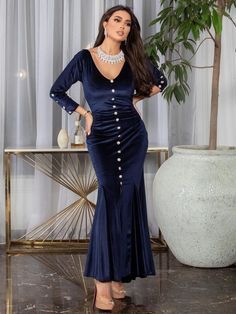 F00169307-103 Blue Glamorous Fitted Maxi Dress, Glamorous Fitted Blue Maxi Dress, Royal Blue Fitted Maxi Dress For Night Out, Fitted Royal Blue Maxi Dress For Cocktail, Bodycon Evening Dress, Long Sleeve Velvet Dress, Fishtail Dress, Blue Evening Dresses, فستان سهرة