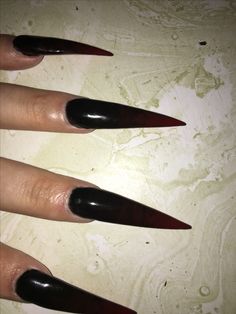 Long Black Nails Stilettos, Emo Stiletto Nails, Black Sharp Nails, Goth Nails Stiletto, Black Claw Nails, Sharp Black Nails, Black Stilleto Nails Designs, Gothic Nails Stiletto