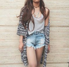 Goa Outfits, Cute Ponytail, Shorts Hair, Cute Beach Outfits, Hair Half Up Half Down, Celebrity Casual Outfits, Hair Half Up, Girls Dresses Sewing