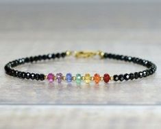 Beads Bracelet Design, Rainbow Bracelet, Chakra Jewelry, Beaded Bracelet Patterns, Bracelet Diy, Homemade Jewelry, Handmade Wire Jewelry, Chakra Bracelet, A Bracelet