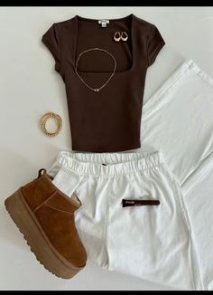 Uggs Brown, Brandy Girl, Utah Outfits, Clean Girl Outfit, Clothes Wishlist