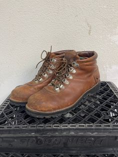 Beautiful leather danner mountain boots Size 12D Danner Hiking Boots, Mountain Boots, From Santa, Mens Shoes Boots, Santa Barbara, Hiking Boots, Shoes Mens, Men's Shoes, Shoe Boots