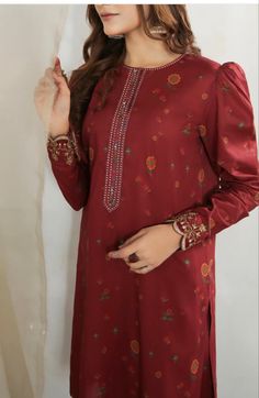 Salwar Sleeve Designs, Chand Rat, Braid Dress, Summer Dress Outfits Casual, Lawn Designs, Shirt And Trouser, Neck Designs For Suits