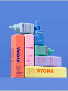 With a multitude of magic formulas on the market, it sometimes gets confusing – what should we be using? Thankfully Byoma makes healthy skin simple with its 7-product range. Kickstarted by Marc Elrick, the British-born label focuses on healing your barrier, starting with this Balancing face mist. Infused with probiotics, allantoin, and the brand’s signature tri-ceramide complex, it hydrates and soothes irritated complexions. Bubble Face Care, Byoma Skincare Aesthetic, Byoma Skin Care, Byoma Skincare, Popular Skin Care Products, Dream List, Holiday List, Moisturizing Serum, Face Mist