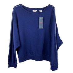 Levi's Women's Natalie Crewneck Sweatshirt Navy Size 1x. Levi's Relaxed Fit Tops For Fall, Levi's Sporty Relaxed Fit Top, Navy Oversized Top With Ribbed Cuffs, Oversized Navy Top With Ribbed Cuffs, Levi's Blue Crew Neck Tops, Levi's Sporty Crew Neck Top, Sweat Shorts Outfit, Vintage Levis Jeans, Grey Crewneck