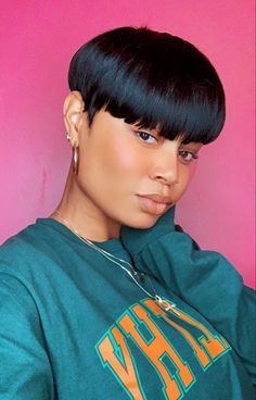 Mushroom Bob For Black Women, Mushroom Hairstyles Black Women, 90s Bowl Cut Black Women, Mushroom Pixie Cut Black Women, Mushroom Haircut Black Women, Bowl Cut Black Women, Mushroom Cut Black Women, Mushroom Bob, Mushroom Hairstyle