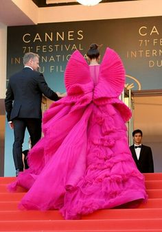 Cannes Red Carpet, Dress High Low, Formal Occasion Dress, Fashion Awards, Long Train, Couture Gowns, Evening Party Dress