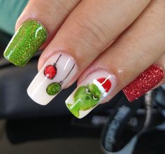 Simple Grinch Nails Short, Christmas Nail Designs Grinch, Easy Grinch Nails, Grinch Nail Ideas, Flare Acrylic Nails, Outfit Navidad, Grinch Nails