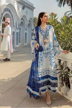 One-of-a-Kind Elegance: Discover the Most Beautiful Unique Dress Trends Lawn Aesthetic, Salwar Suit Neck Designs, Suit Neck Designs, Daily Dresses, Desi Fits, Comfortable Dresses, Desi Outfits