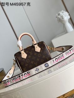 ??? SIZE:20x13.5x11.5cm Model Design, Lv Bag, New Handbags, Dior Bag, Satchel Bags, Vuitton Bag, Paris France, Louis Vuitton Bag, Luxury Bags