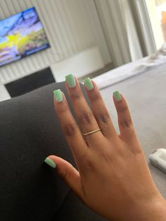 Mint Green Nails Black Women, Sage Green Short Square Nails, Pastel Green Short Nails, Gel Manicure Green, Plan Color Nails, Soild Nails Acrylic, Short Nail Green, Mint Green Acrylics, Sage Green Short Nails