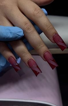 Burgundy And Red Nails, Red Burgundy Nails Acrylic, Square Acrylic Nails Burgundy, Wine Square Nails, Dark Red Nails With Design Ideas, Merlot Nails Design, Burgundy Long Acrylic Nails, Dark Red Acrylics With Design, Red Square Nail Designs